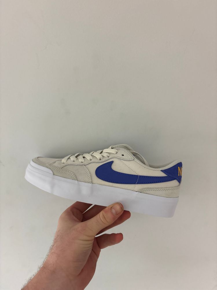 Nike Low-Top Sneakers SB POGO PLUS
