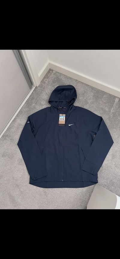 Nike Miler Repel Windbreaker Size UK Men’s Small / Medium