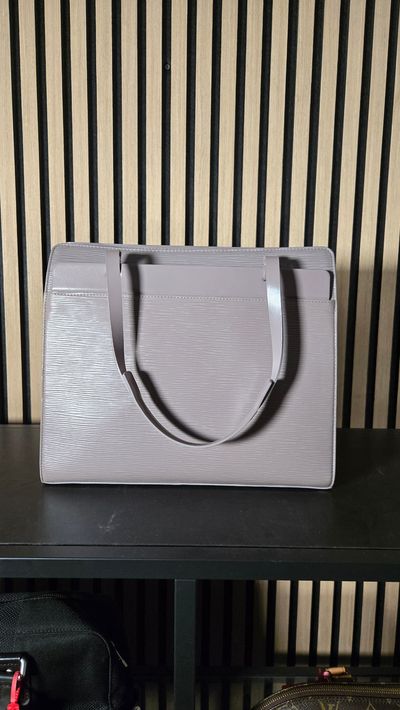 B47 Louis Vuitton Epi Croisette PM Grey