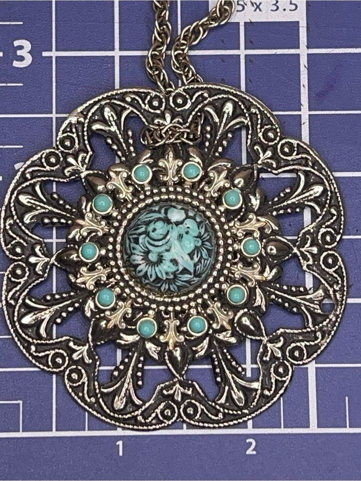 Silver-Tone Pendant Necklace With Turquoise Floral Centerpiece image 1