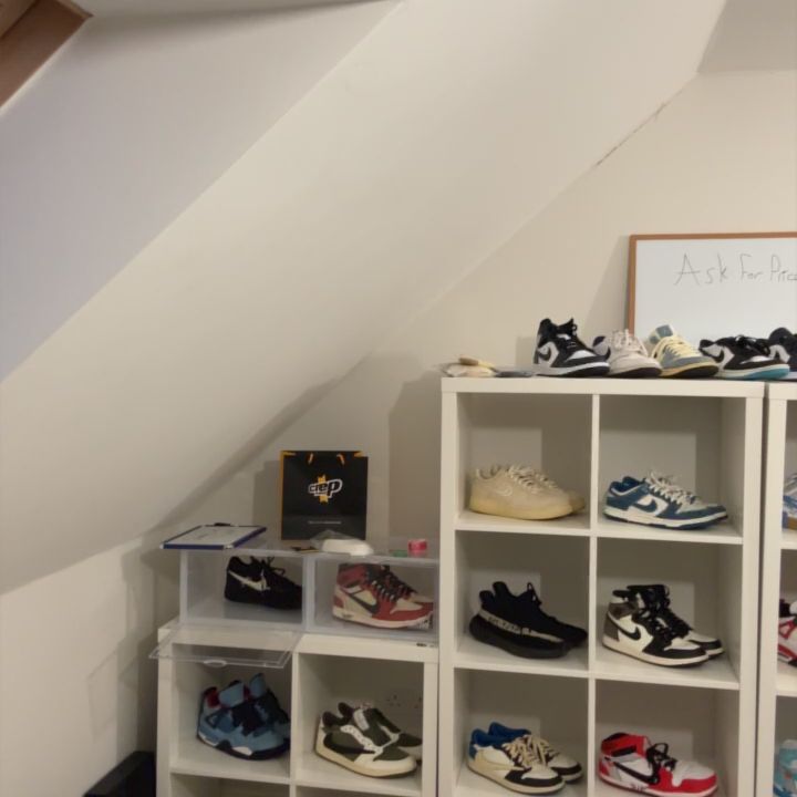 Jordan Travis Jordan 1 Reverse Mocha W Box Missing 1 white and 1 brown lace (as disclosed) product image