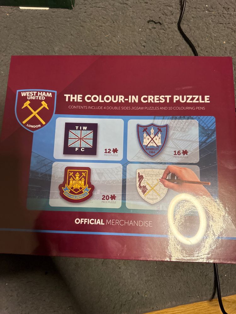 West Ham United F.C. West Ham United Colour-In Crest Puzzle product image