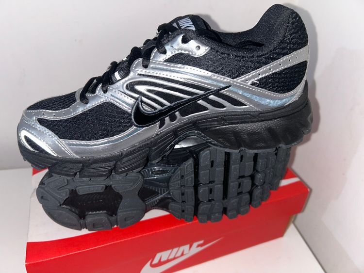 Nike Black And Silver Running Shoes image 3