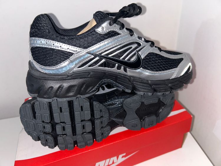 Nike Black And Silver Running Shoes image 4