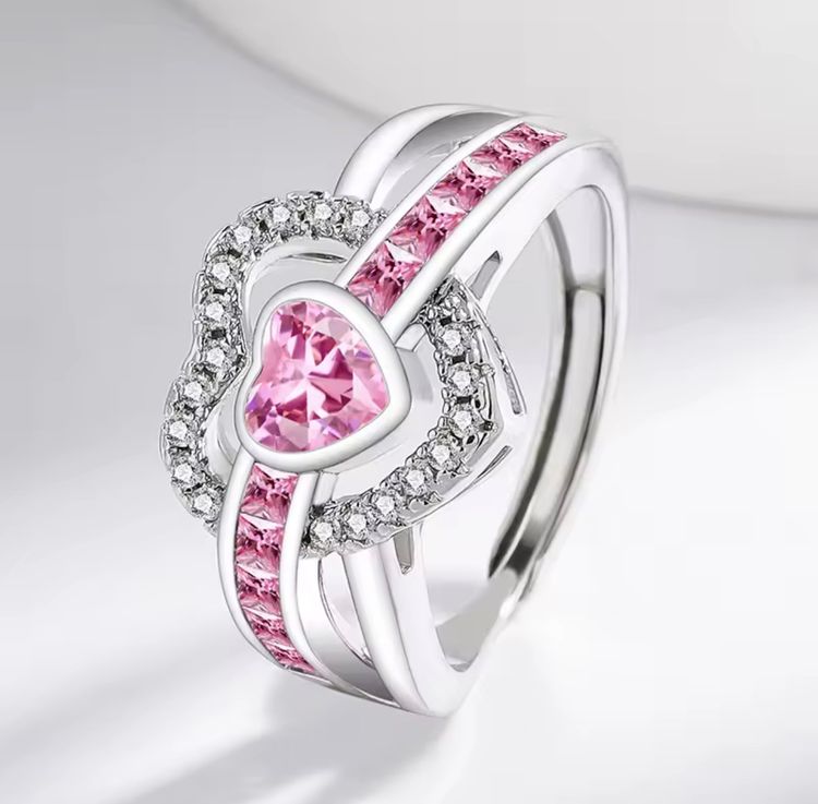 Immagine di Silver Ring With Pink Heart-Shaped Gemstone And Clear Stones 2