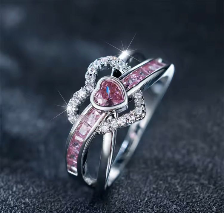 Immagine di Silver Ring With Pink Heart-Shaped Gemstone And Clear Stones 5