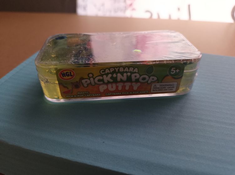 Capybara Pick 'N' Pop Putty