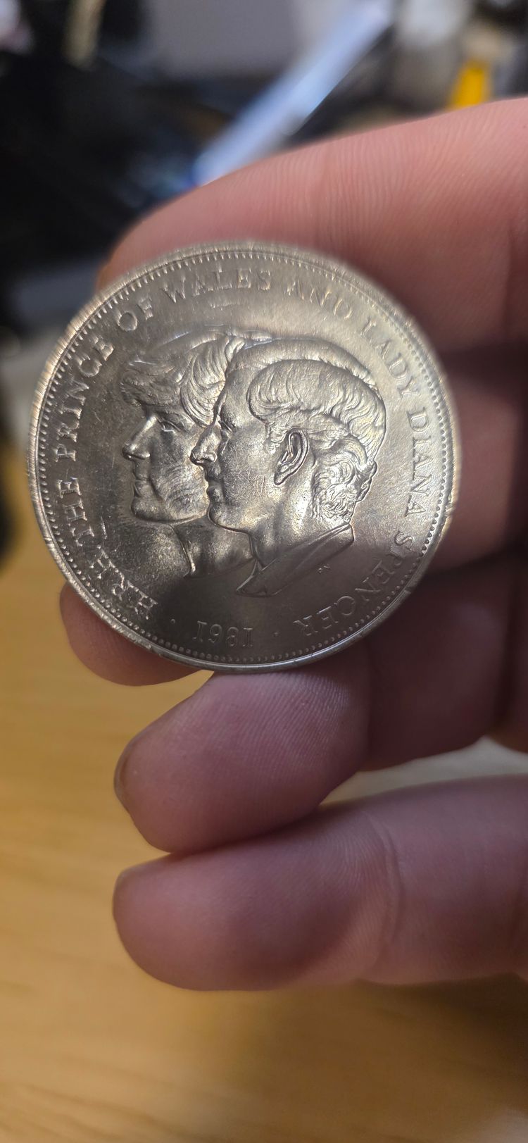 Immagine di £3). Charles and Diana Commemorative Coin  1