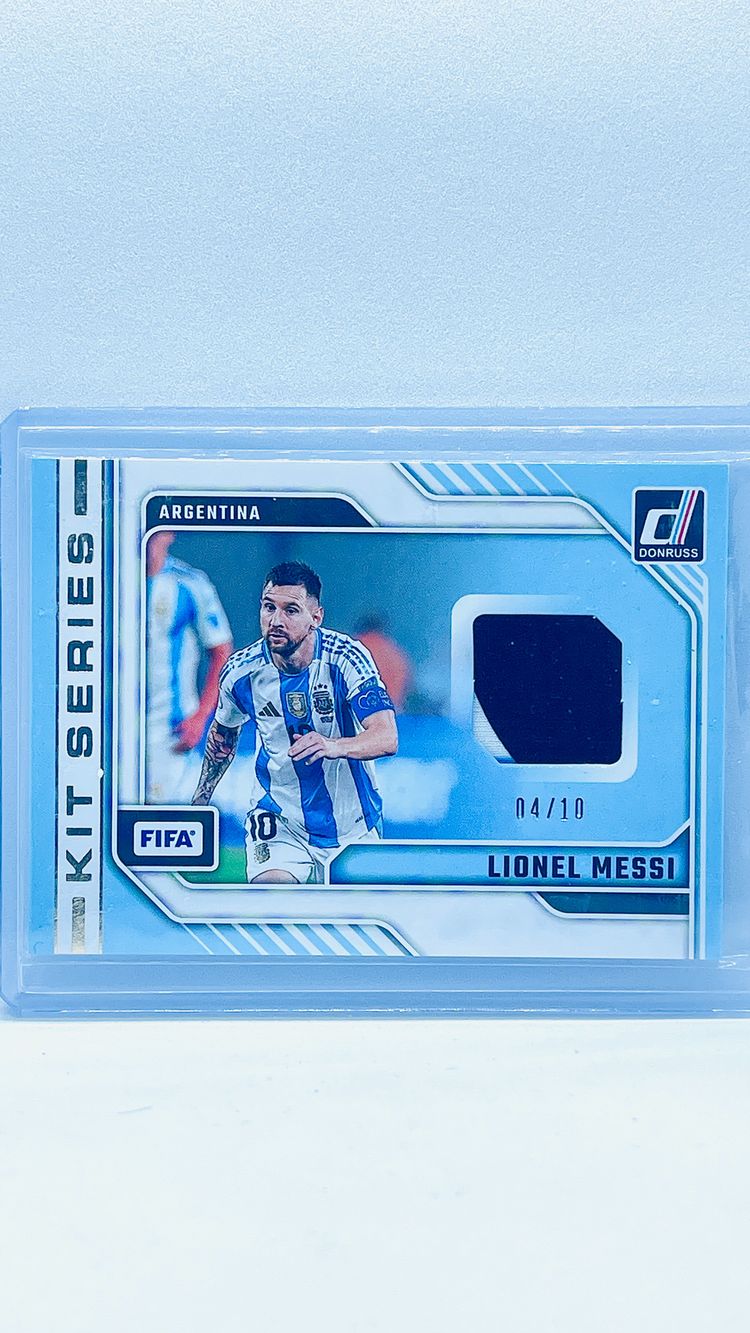 PATCH /10 - N/A - Lionel Messi - Argentina - Kit Series  -Donruss FIFA 2024-25