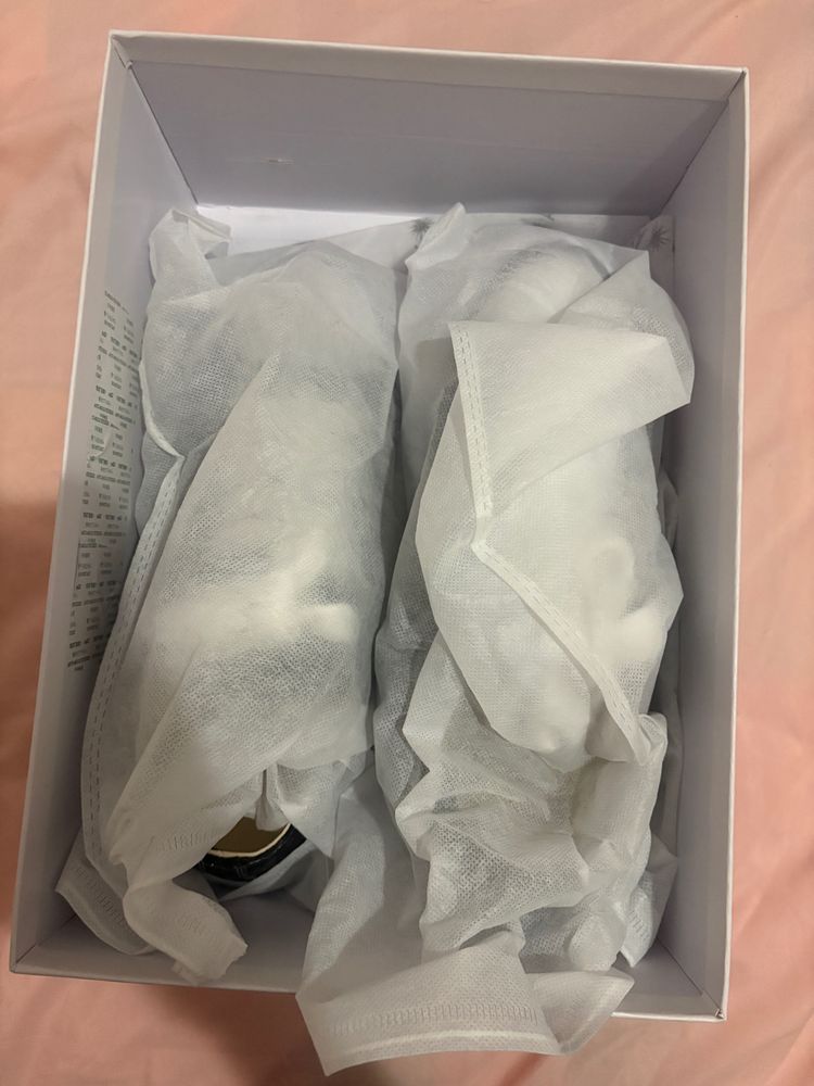 Maison Mihara Yasuhiro Black Low-Top Sneakers obraz 6