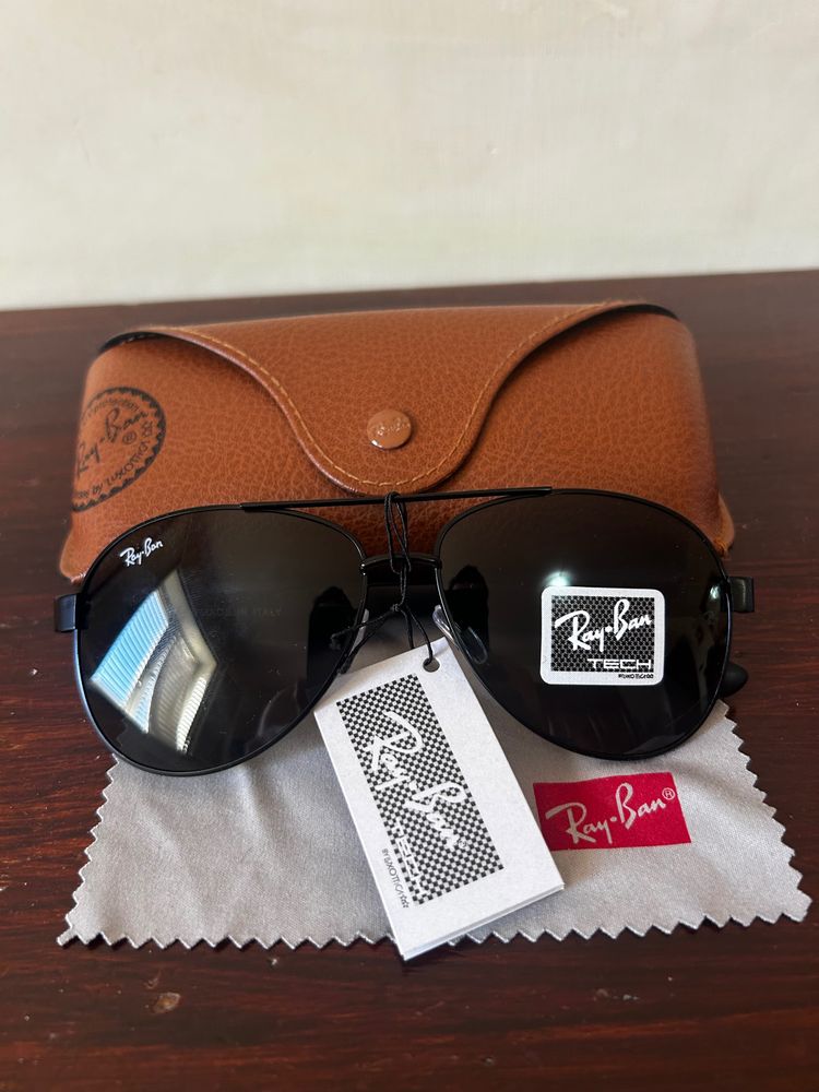 Ray-Ban Black Aviator Sunglasses