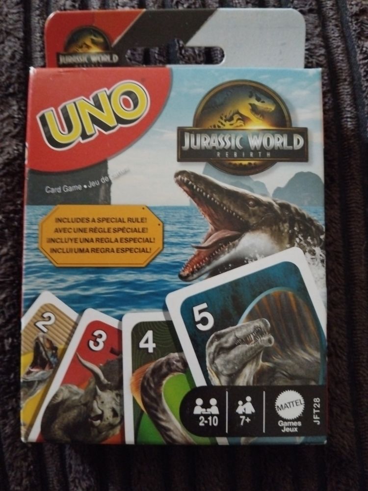 Uno Jurassic World Card Game image 1