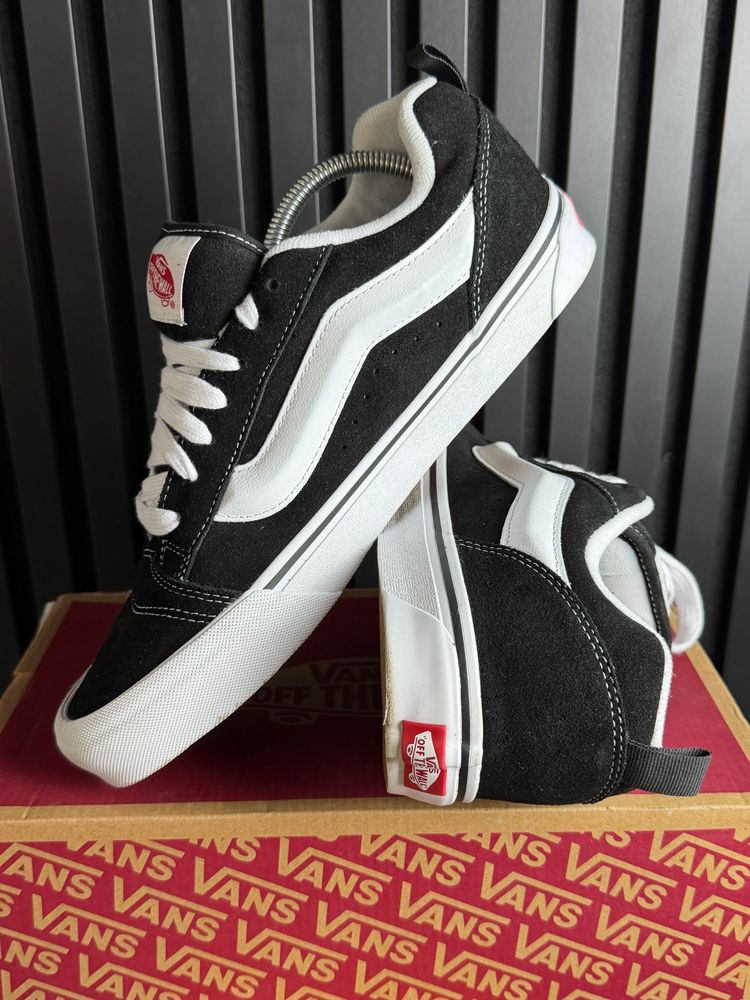 Vans Vans Black And White Sneakers rozmiar 45/29,5cm Stan Nowy product image