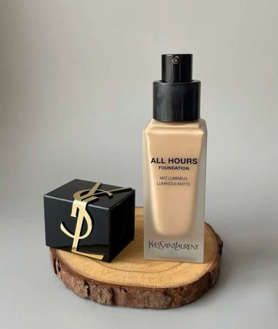 Yves Saint Laurent All Hours Foundation