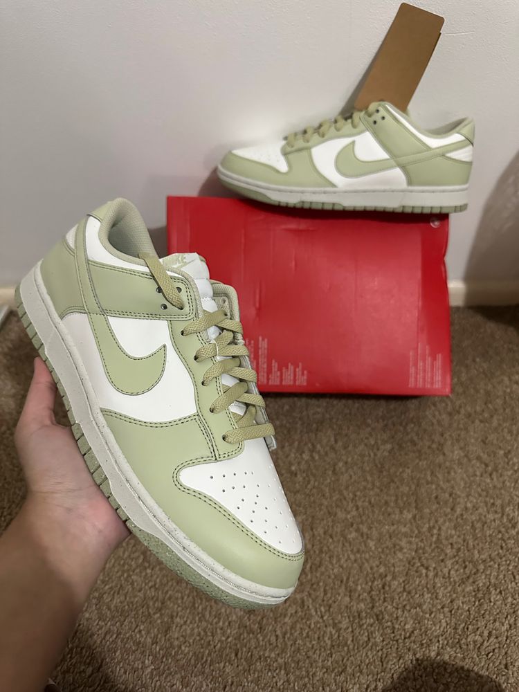 White And Light Green Low-Top Sneakers uk9