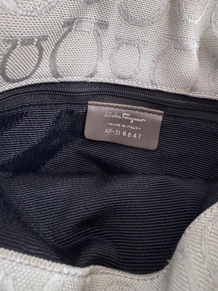 Salvatore Ferragamo shoulder bag 4