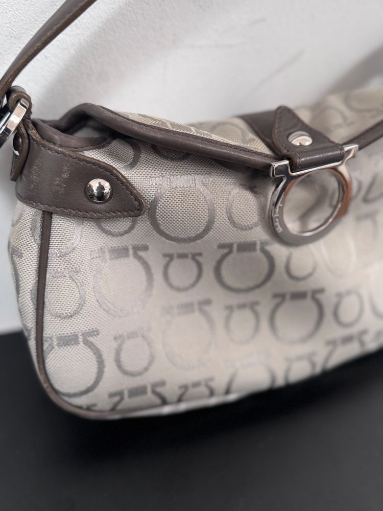 Salvatore Ferragamo shoulder bag 3