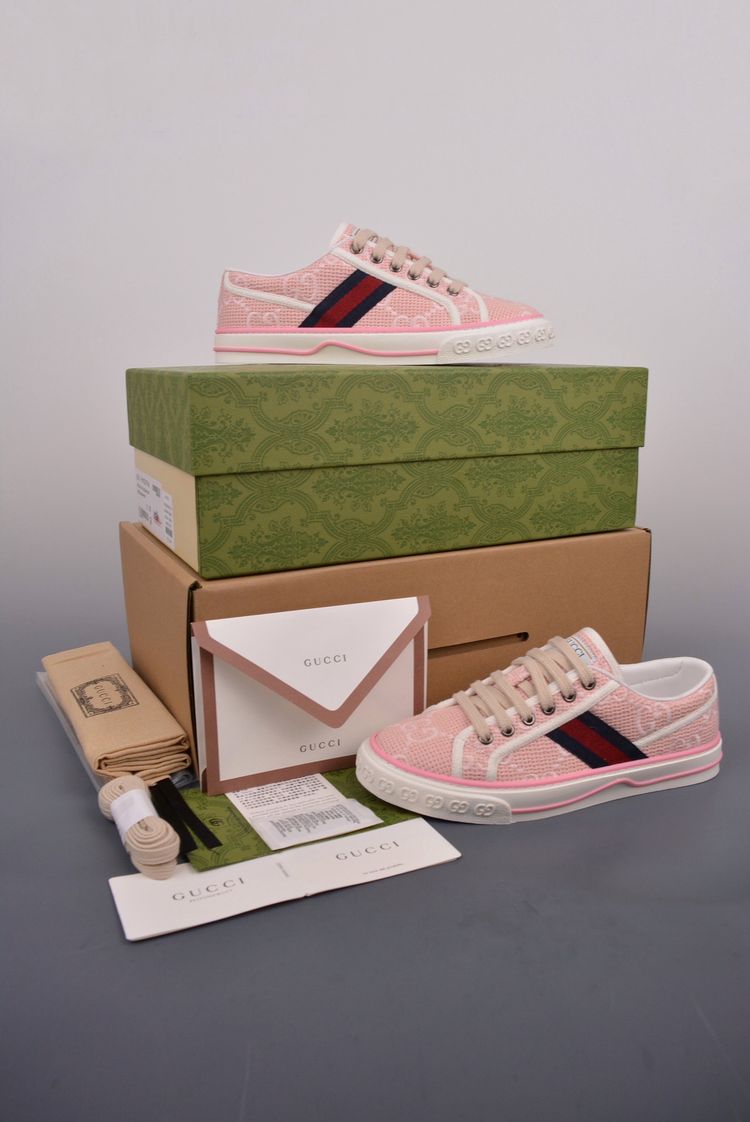 Gucci Retro casual sneakers  product image