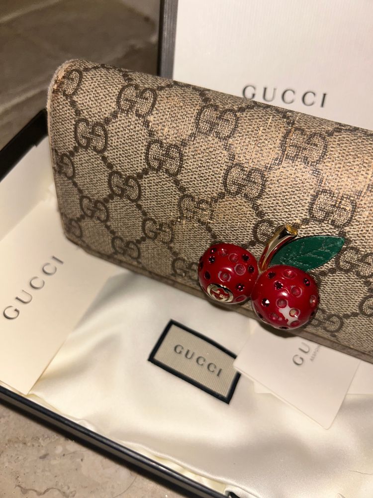 Gucci Gg Supreme Cherries Wallet