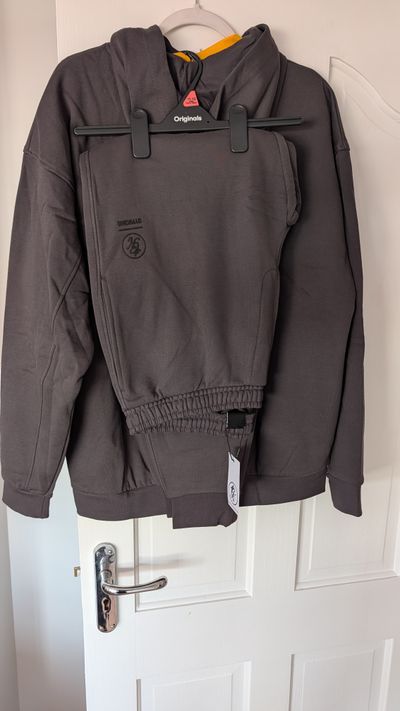 Gym King - Dark Grey Hoodie And Sweatpants Set - RRP £125