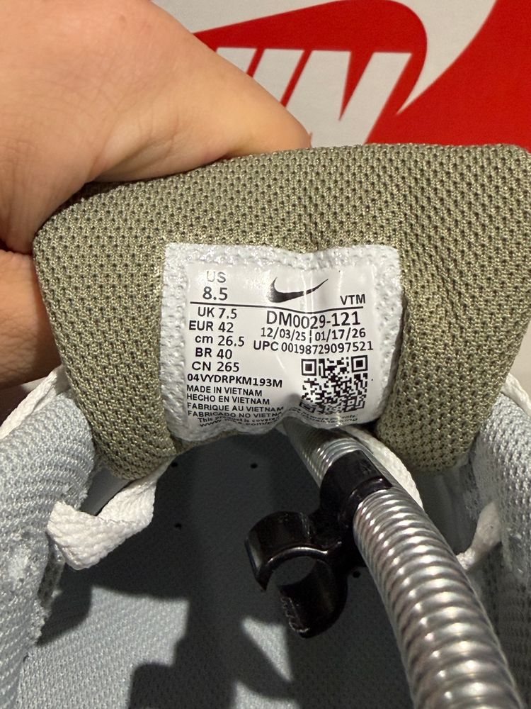 Immagine di Nike Air Max 90 Silver Sage (Half Box) UK 7.5 5