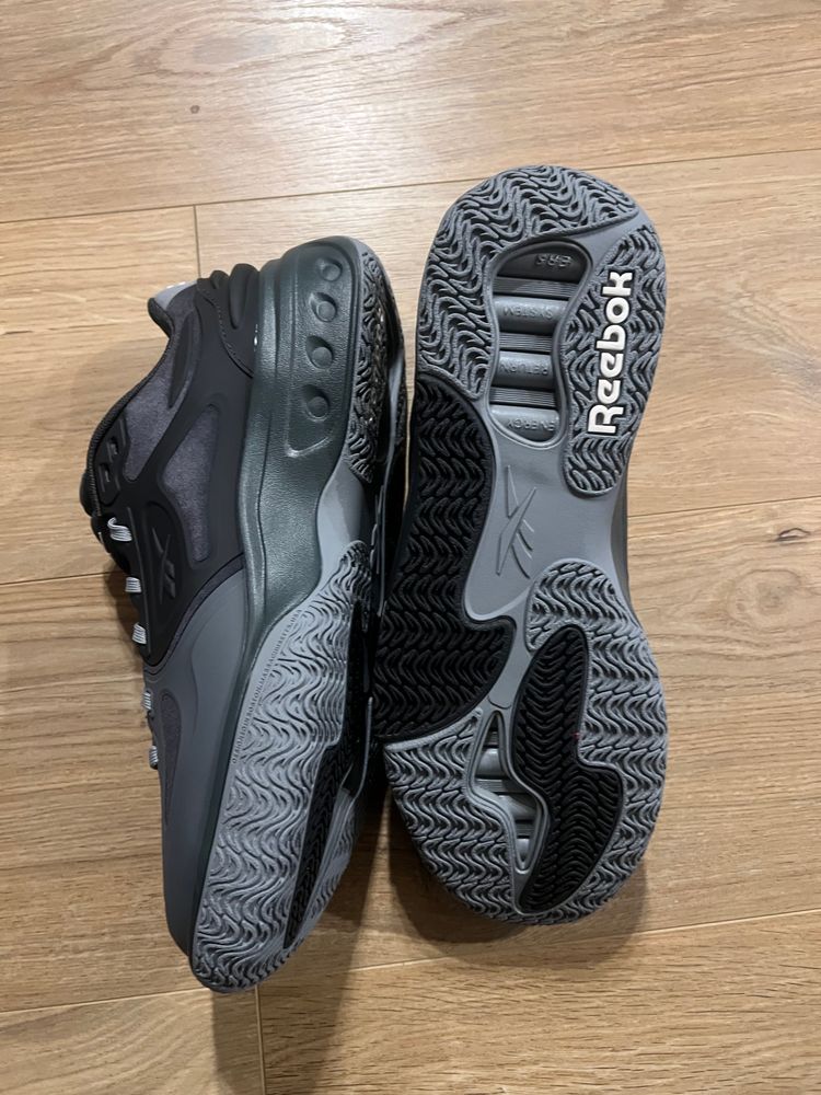Reebok Black And Grey Sneakers 42 size  image 3