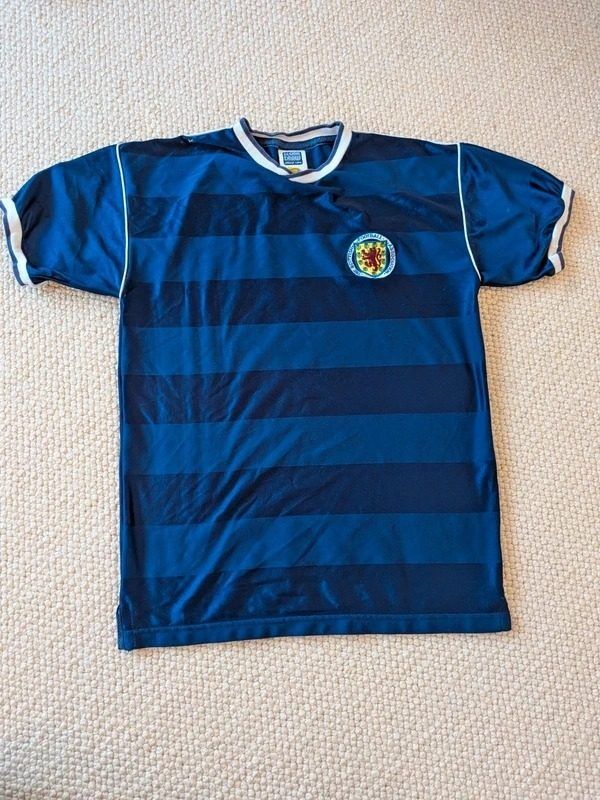 Score Draw Retro Football Shirt imagen 1