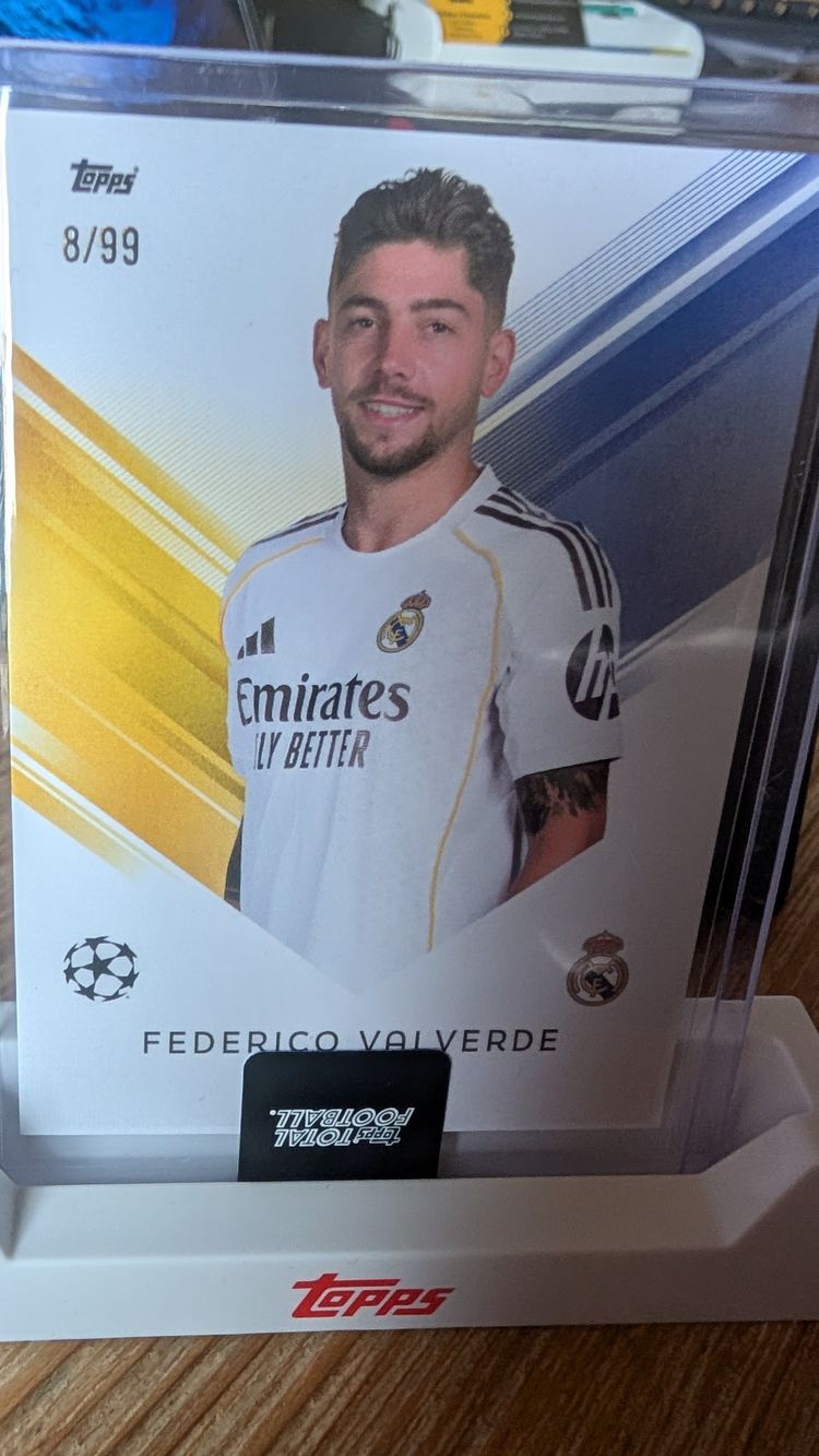  Federico Valverde 8/99 Topps Total Football UEFA – Real Madrid Numerada