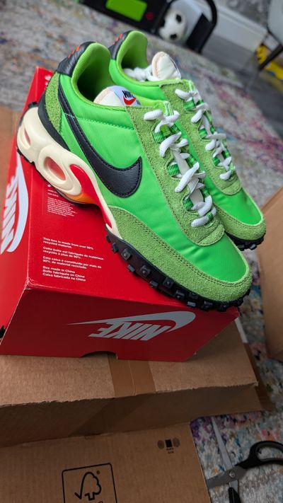 Nike Air Max Waffle SP - Action Green/Black - UK 5
