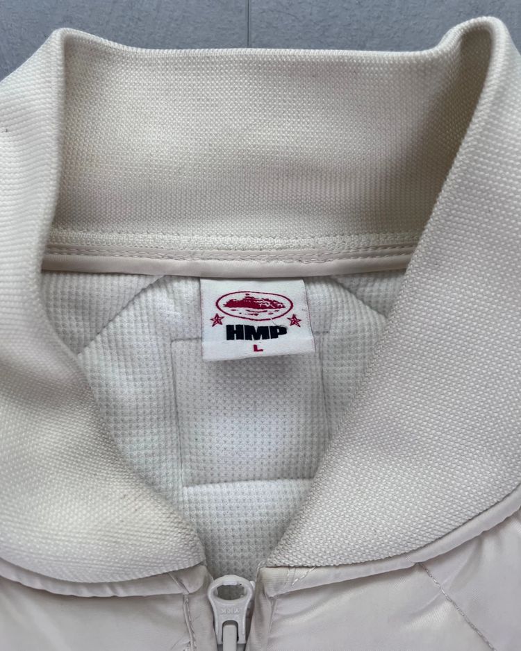 Corteiz HMP Quilted Bomber Off-White – L image 7