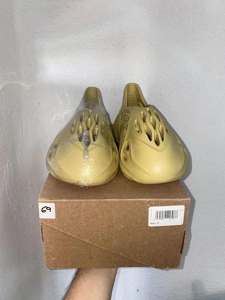 Yeezy foam Yellow sulfur  image 2