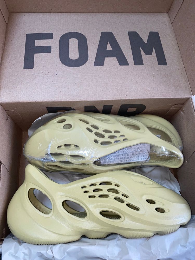 Yeezy foam Yellow sulfur  image 3
