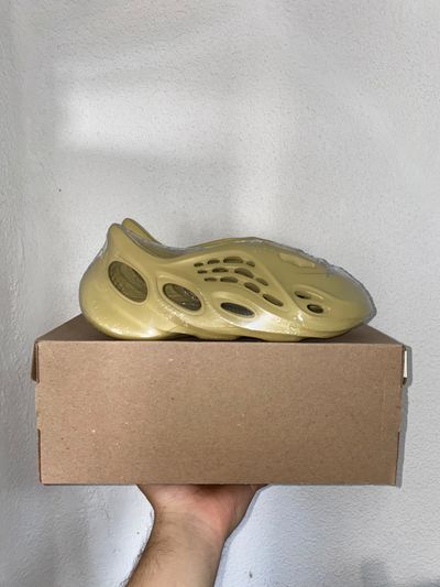 Yeezy foam Yellow sulfur