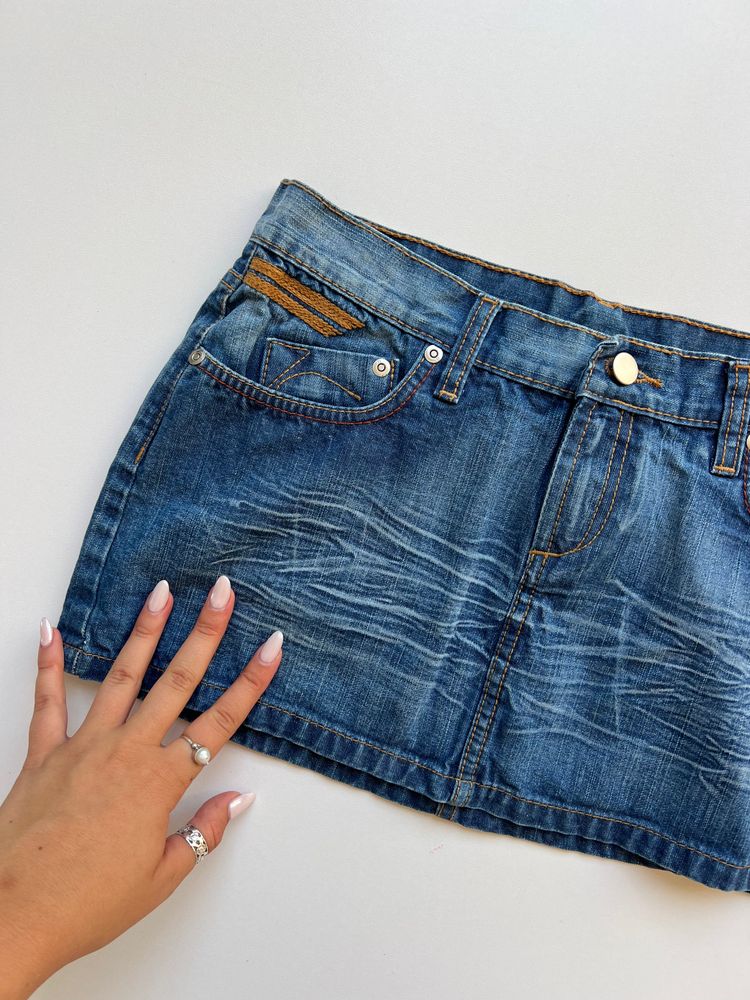 00s denim embroidered skirt- size S 2