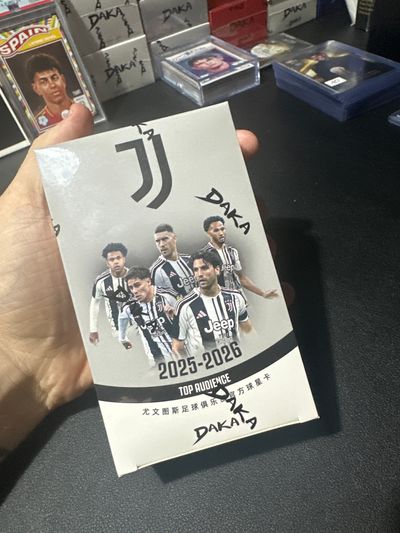 Juventus 2025-2026 Football Trading Cards