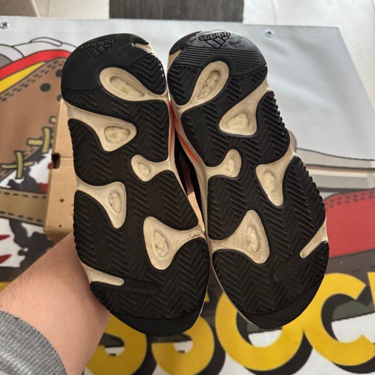 Immagine di Adidas Yeezy Boost 700 Wave Runner 42 2/3 4