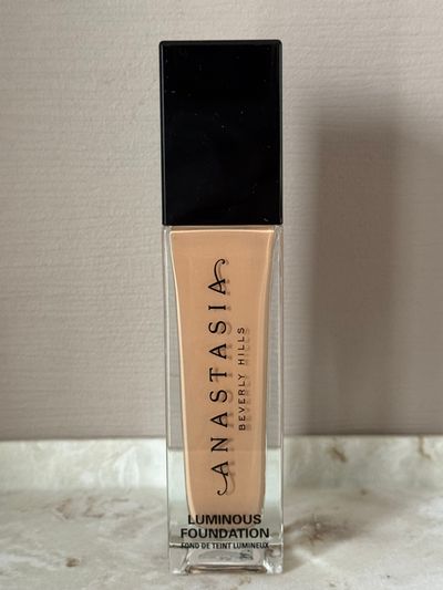 Anastasia Beverly Hills Luminous Foundation
