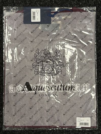 (43) taq26 Aquascutum London Tshirt
