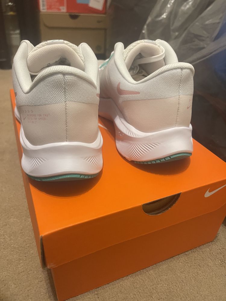 Women’s Nike quest 4 image 2