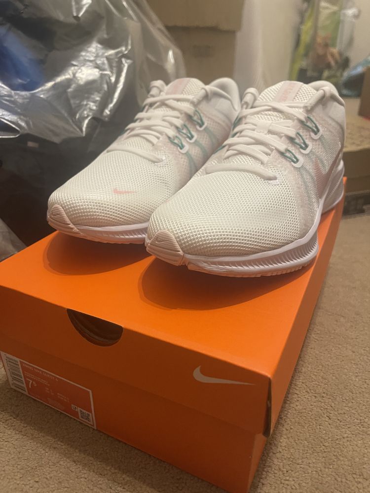 Women’s Nike quest 4 image 5