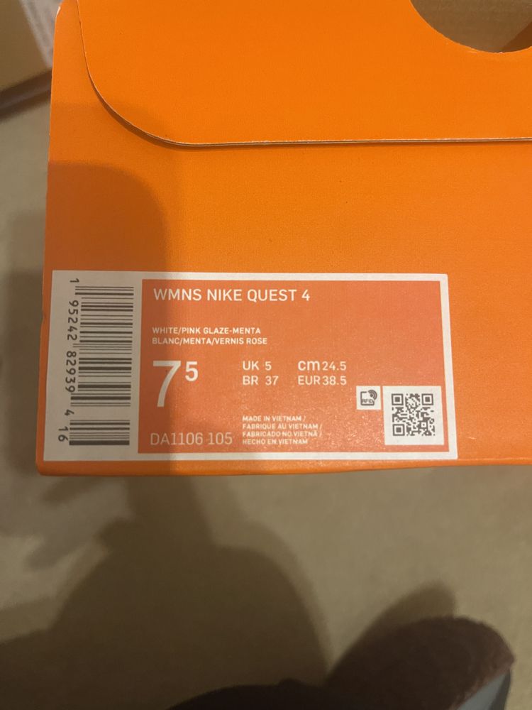 Women’s Nike quest 4 image 1