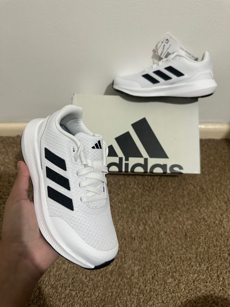 Adidas Originals Adidas White Sneakers With Black Stripes uk12.5 product image