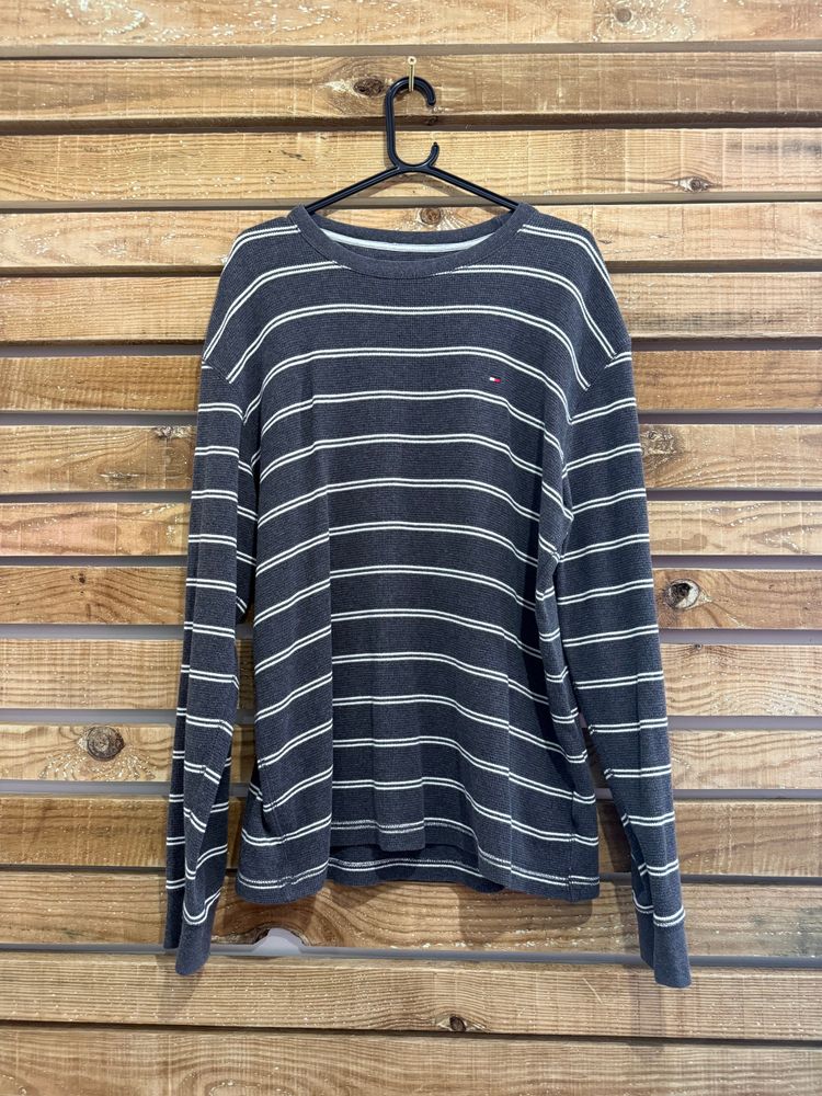 Tommy Hilfiger Vintage 90s Tommy Hilfiger jumper/ sweater. Grey. Size XL product image