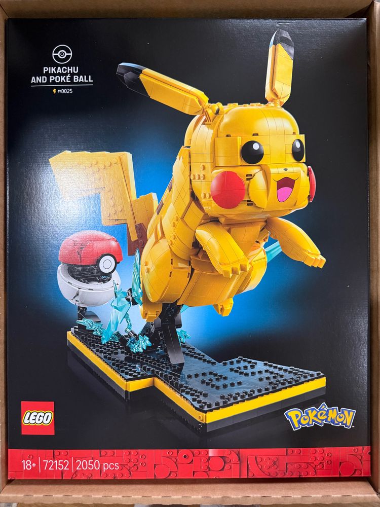 Lego Pikachu And Poké Ball Set