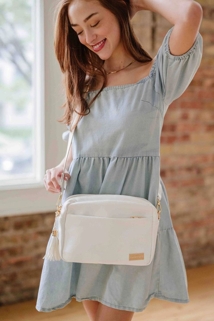 White Crossbody Bag With Cardholder image 1