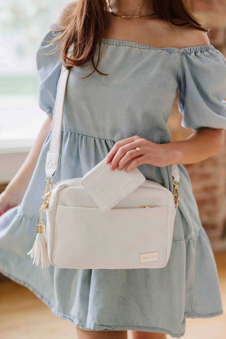 White Crossbody Bag With Cardholder obraz 2