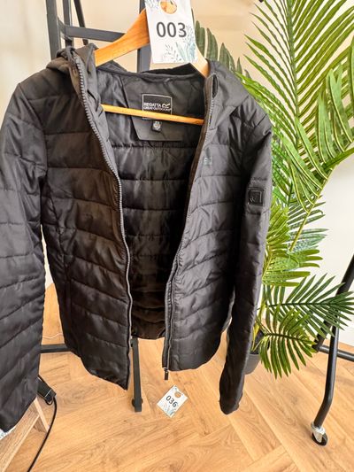 Regatta Great Outdoors black quilted jacket
