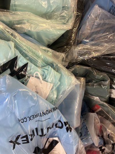 100 Mixed montirex items