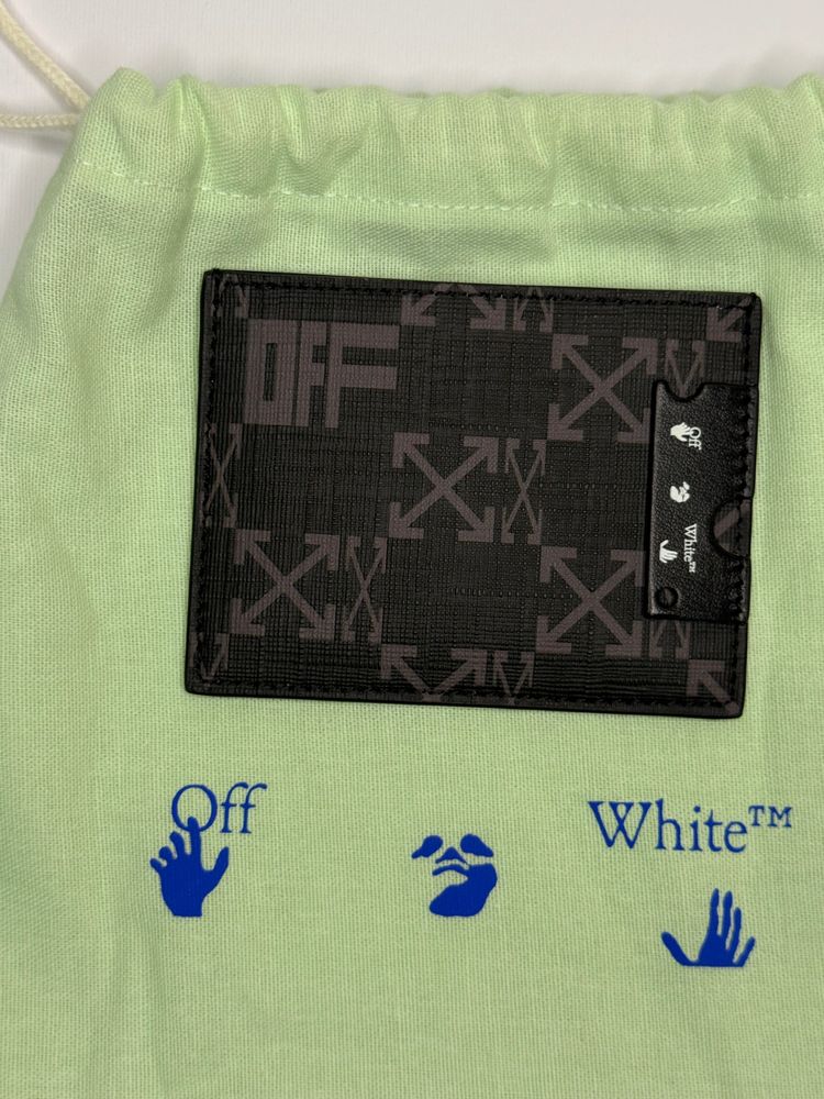 Off-White Monogram Simple Card Holder firmato Off-White nella colorazione iconica Black/Dark Grey obraz 1