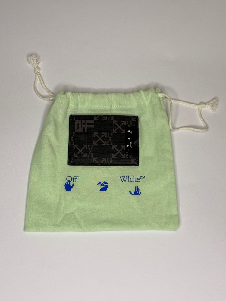 Off-White Monogram Simple Card Holder firmato Off-White nella colorazione iconica Black/Dark Grey obraz 4